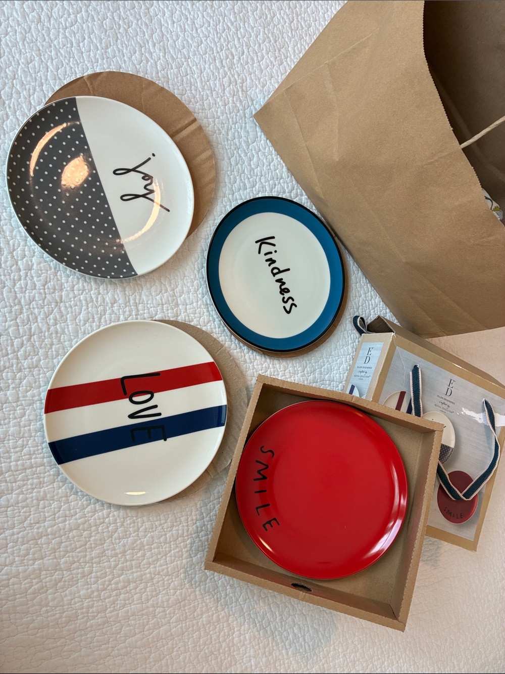 Royal Doulton Decorative Plate Set - Red, Blue, Gray, White